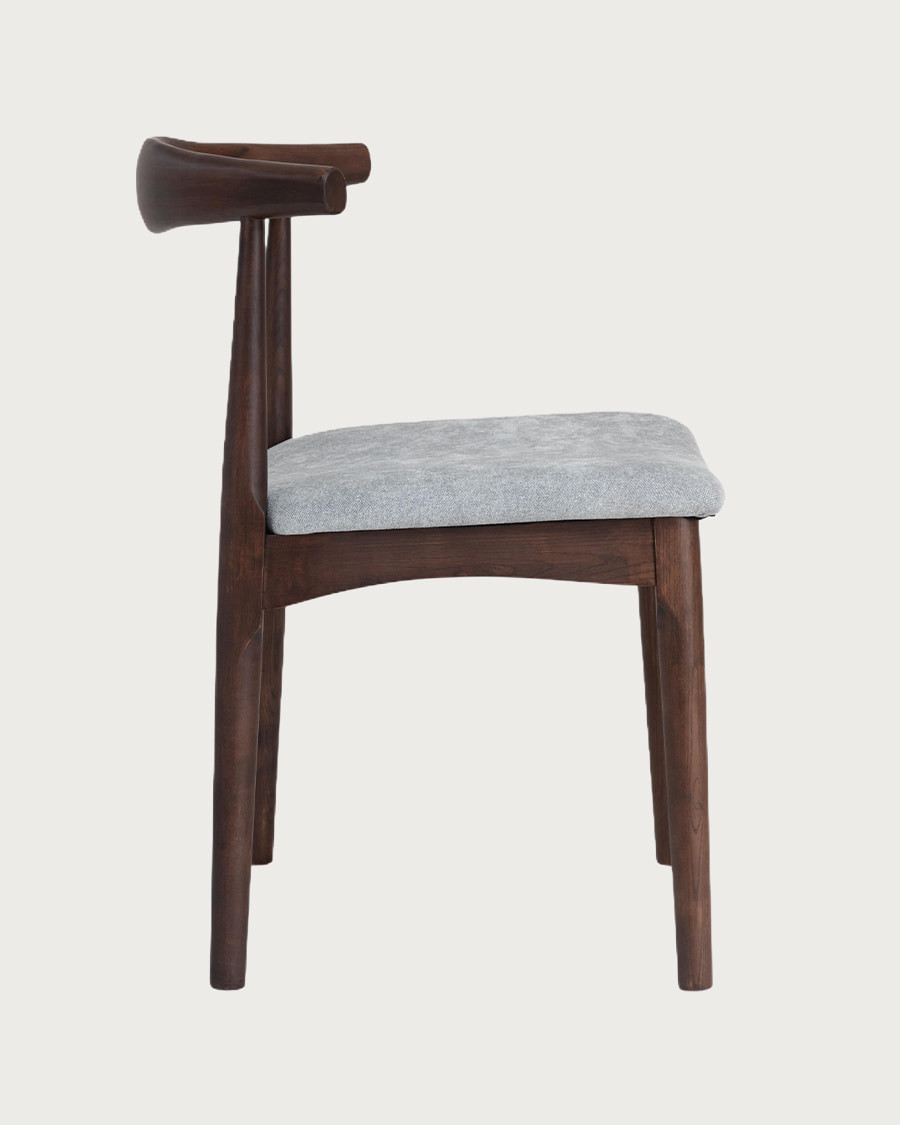 Hana - Dining chair in lacquered ash wood with fabric seat