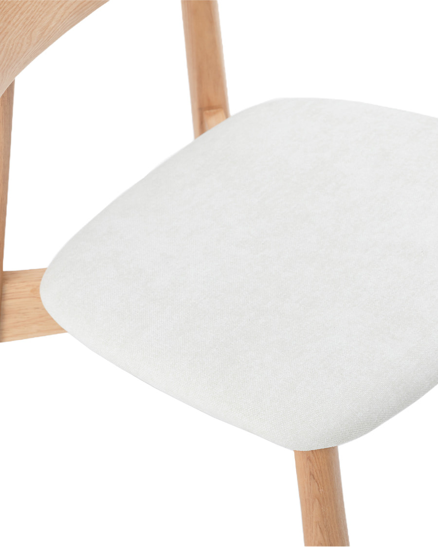 Nami Chêne - Chaise de salle à manger en bois de frêne laqué, finition chêne, avec assise en tissu