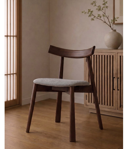 Nami Noyer - Chaise de salle à manger en bois de frêne laqué, finition noyer, avec assise en tissu