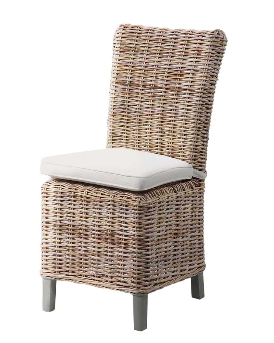 Neya - Set aus 2 Rattan Gartenstühlen mit weißen Kissen