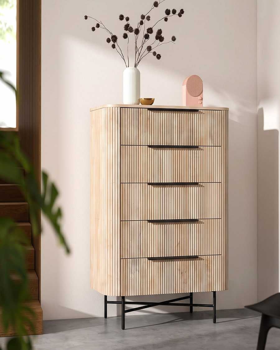 Retro - Commode haute 5 tiroirs en bois de manguier naturel et métal noir