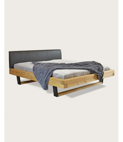 Bakara - Cama con vigas de madera maciza de abeto y metal negro