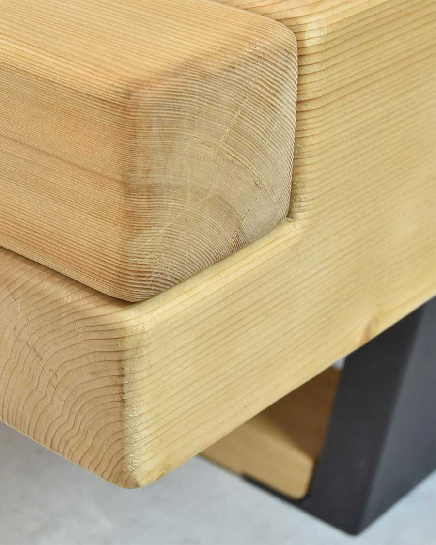 Bakara - Cama con vigas de madera maciza de abeto y metal negro
