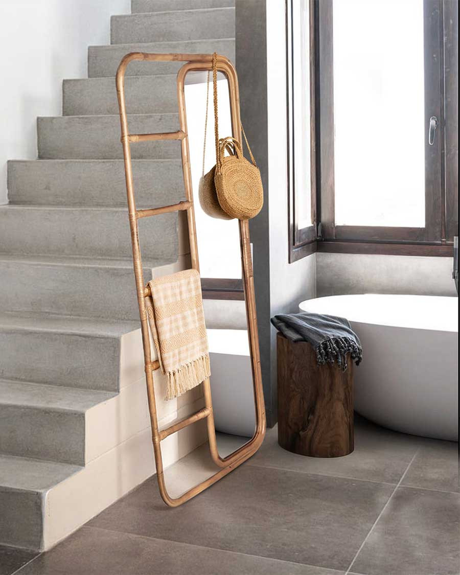 Lana - Vertical ladder...