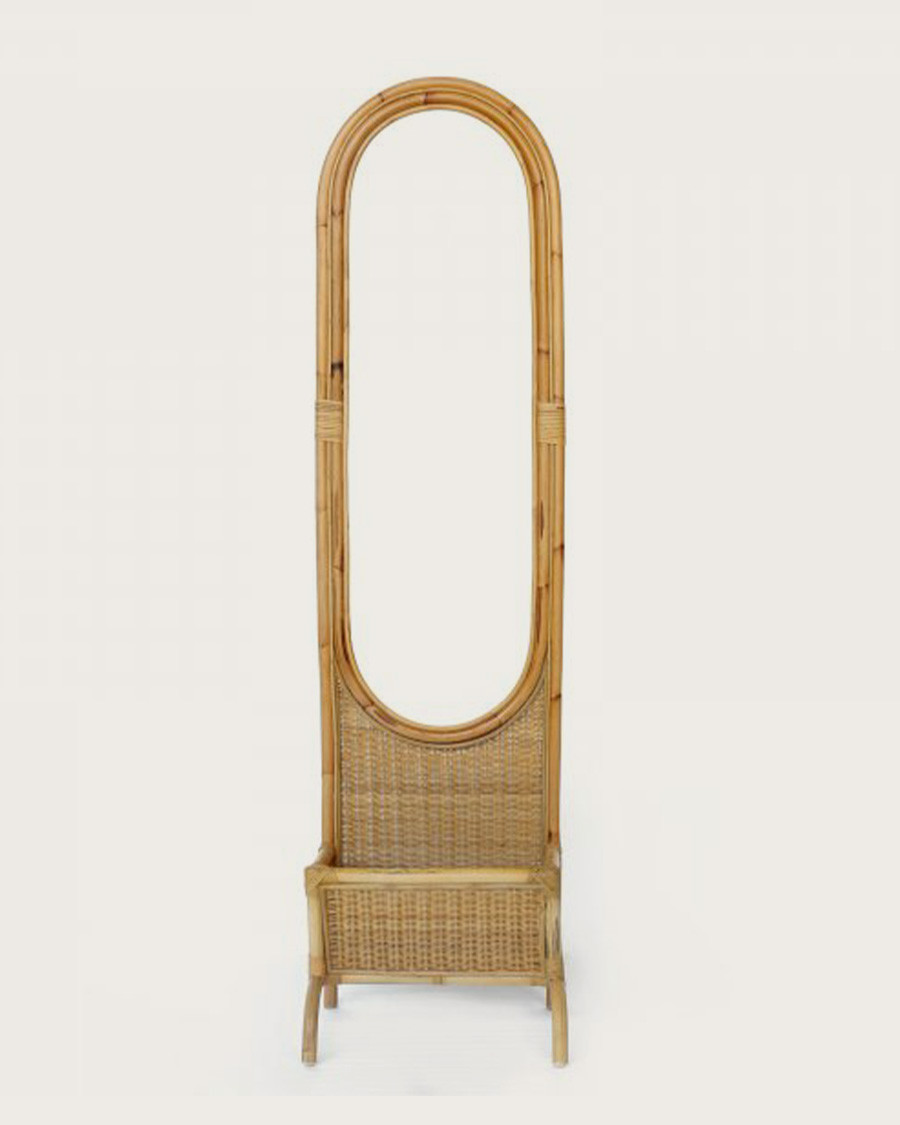 Prima - Vertical mirror in woven rattan with basket
