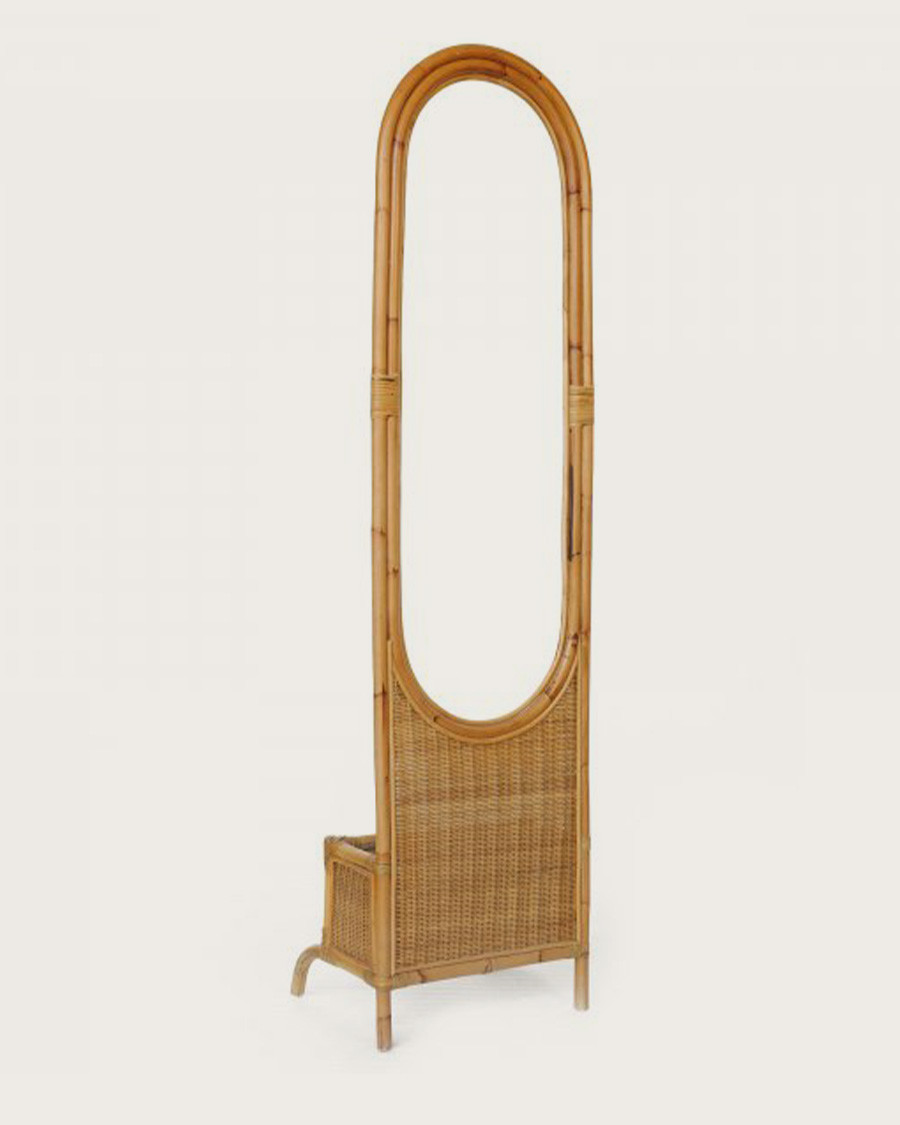 Prima - Vertical mirror in woven rattan with basket