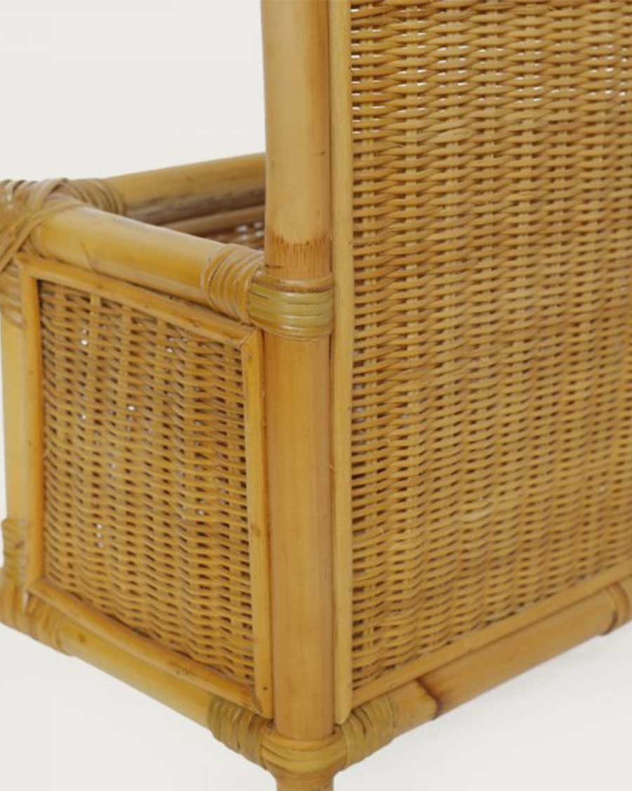 Prima - Vertical mirror in woven rattan with basket