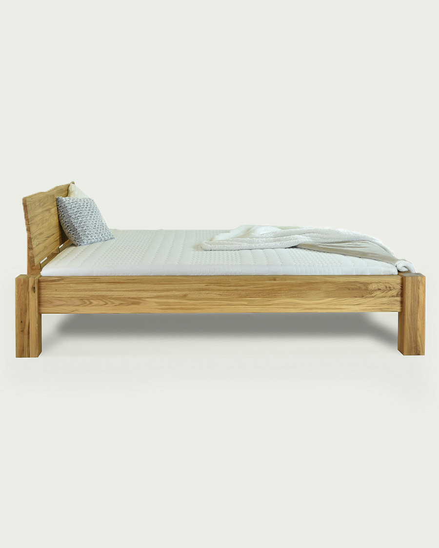 Carpintero - Cama de roble macizo