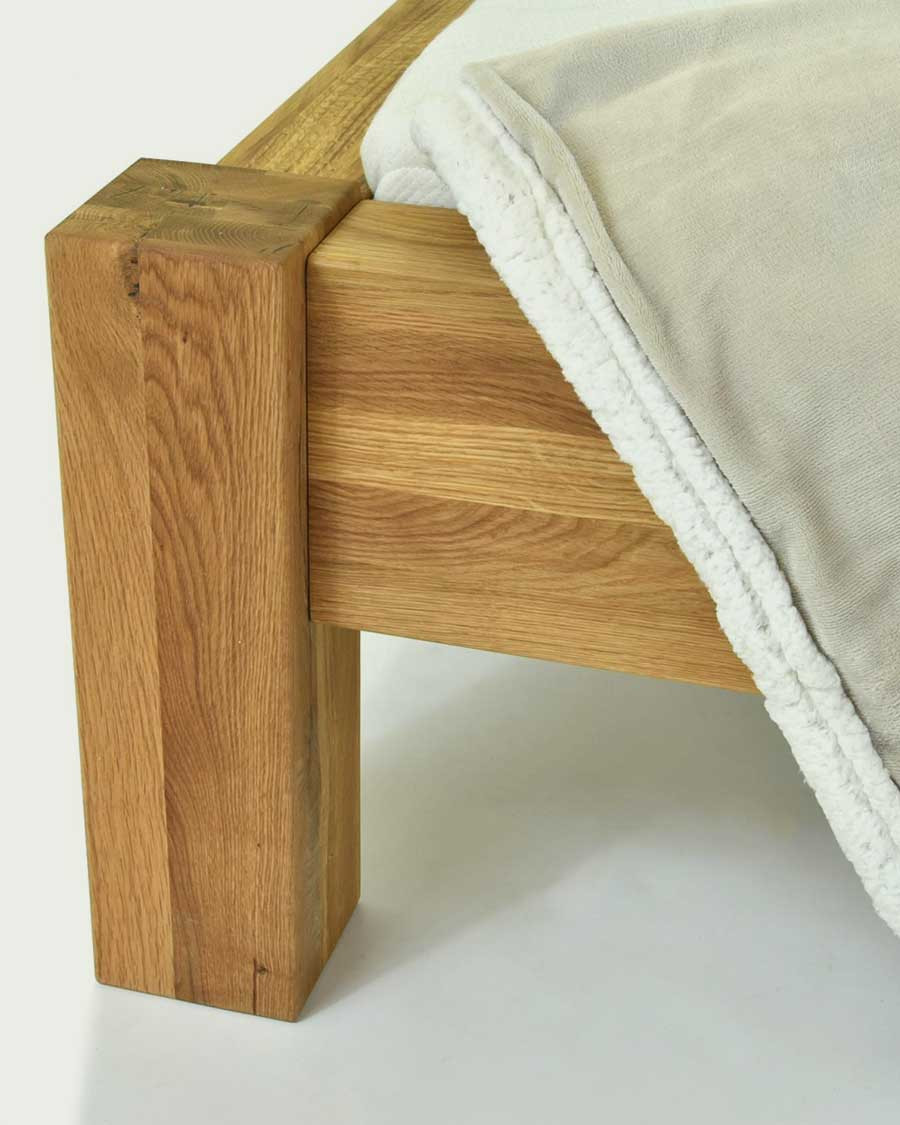 Carpintero - Cama de roble macizo