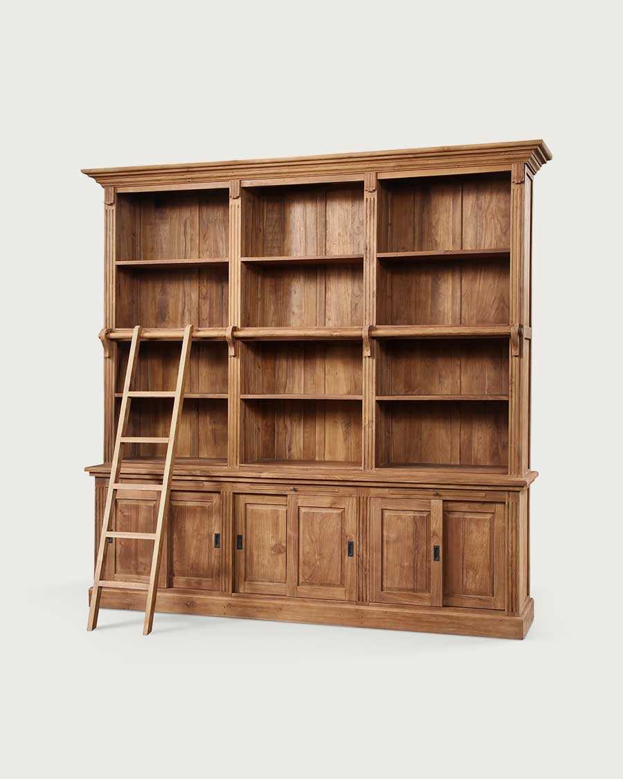 Mahara - Großes, massives Teakholz-Bücherregal mit Leiter
