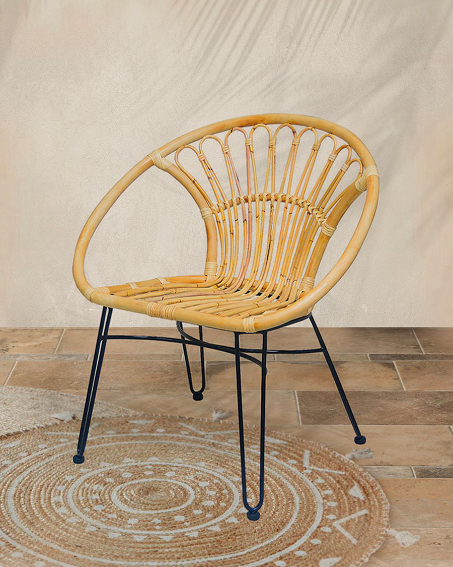 Naga - Sessel aus natürlichem Rattan mit Metallbeinen