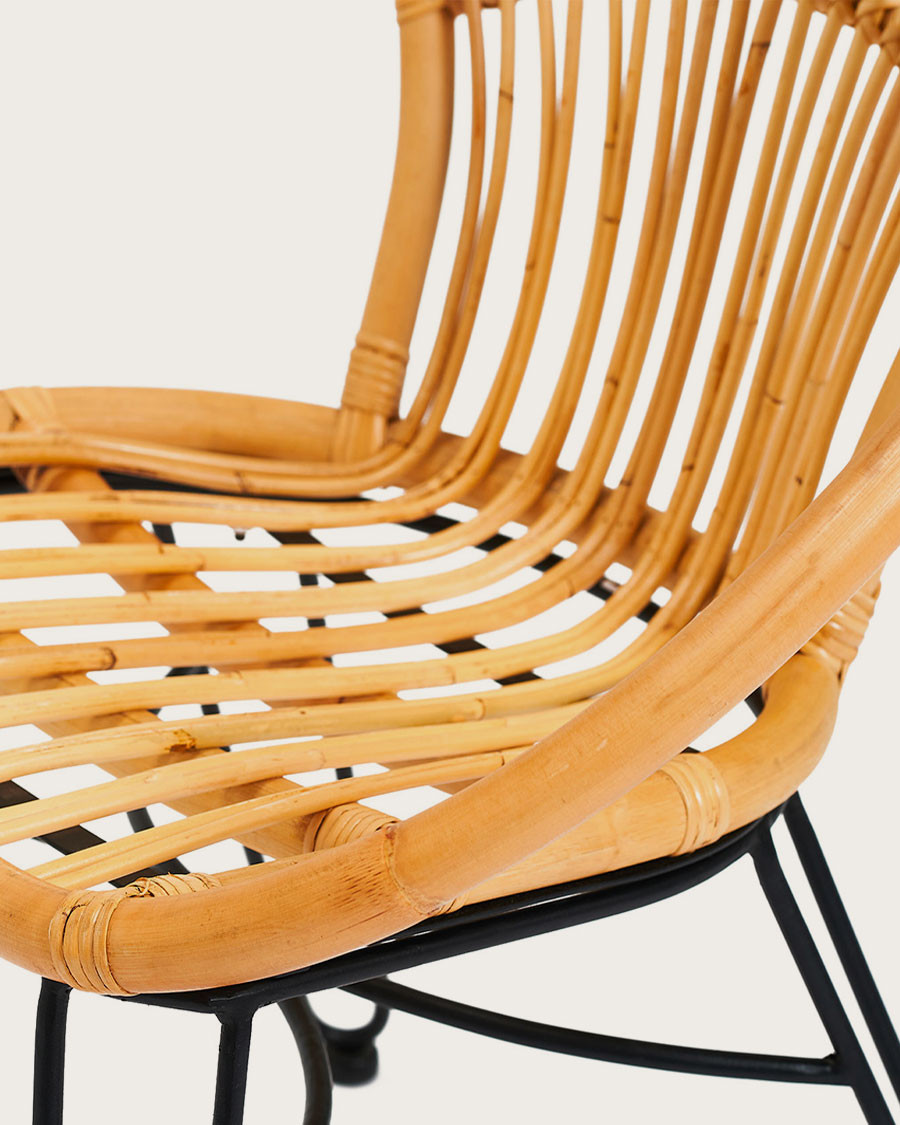 Naga - Sillón de ratán natural con patas metálicas
