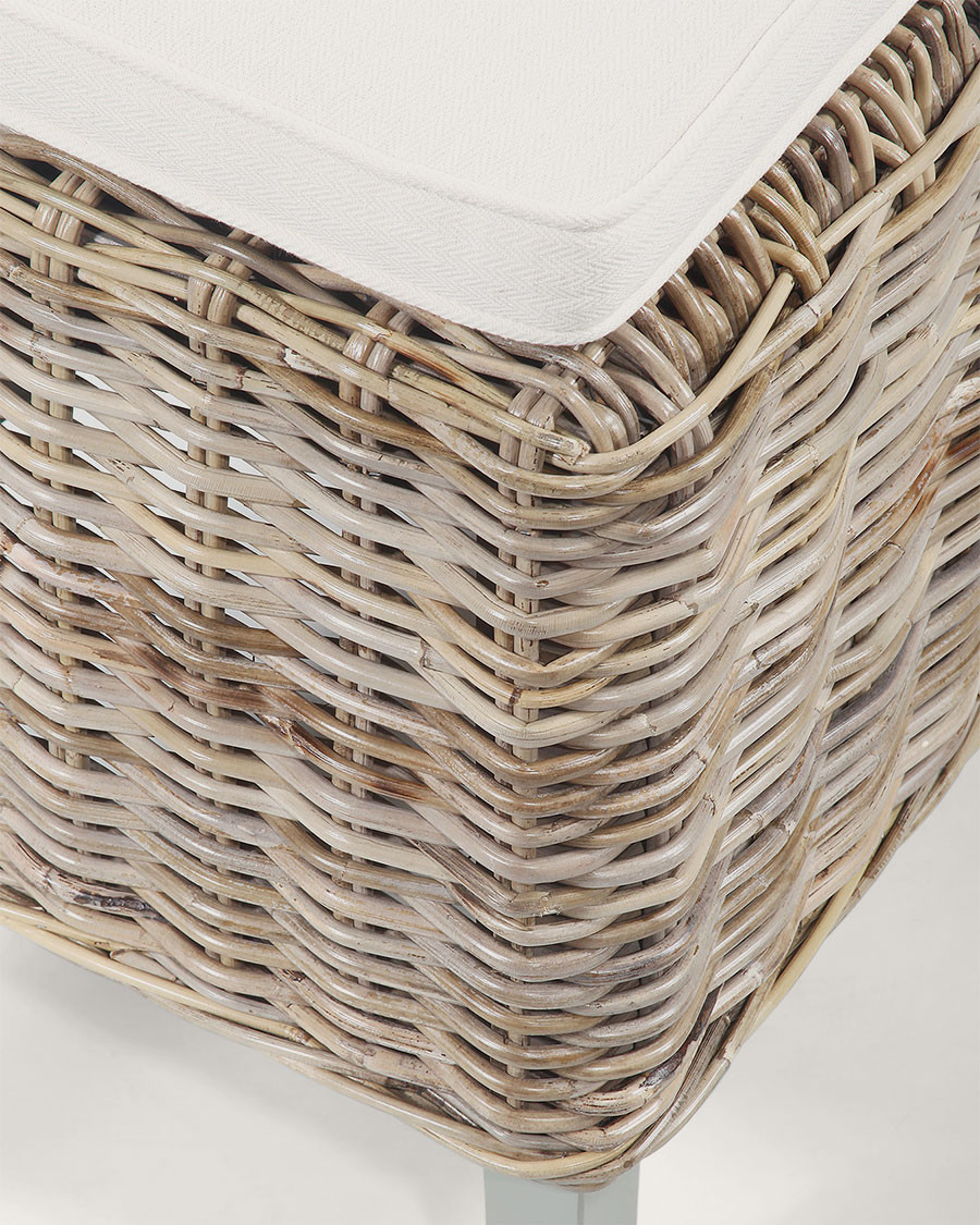 Neya - Silla de jardín de ratán con cojín blanco
