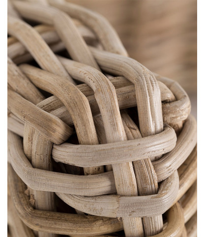 Neya - Rattan-Gartenstuhl mit weißem Kissen