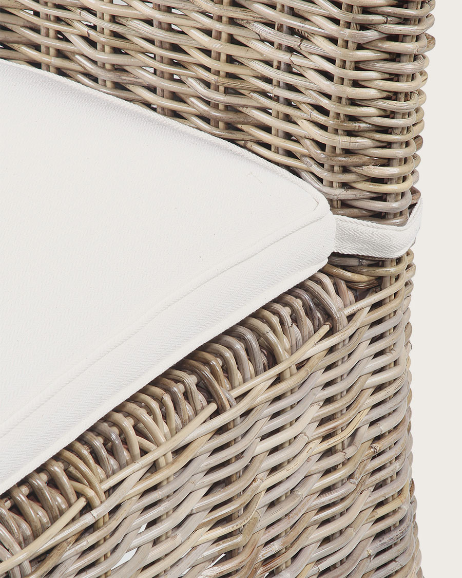 Neya - Silla de jardín de ratán con cojín blanco