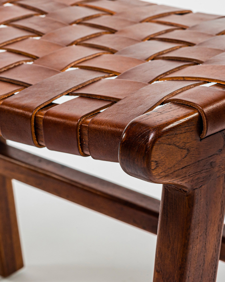 Taka - Small stool in solid teak and woven brown leather