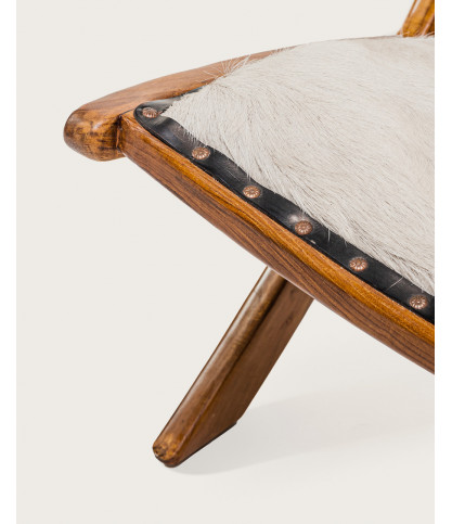 Leela - Sillón de teca maciza y piel de cabra