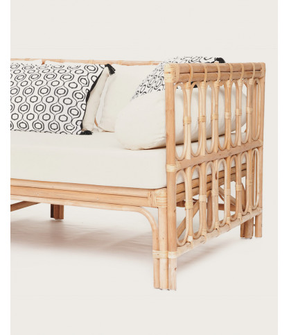 Cassandra - 4-seater rattan sofa with white cushions