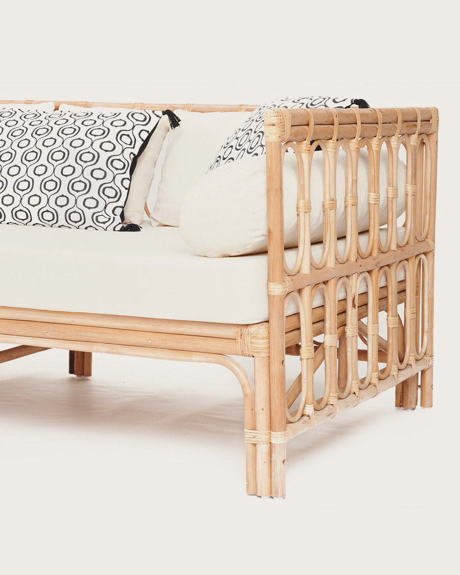 Cassandra - 4-seater rattan sofa with white cushions