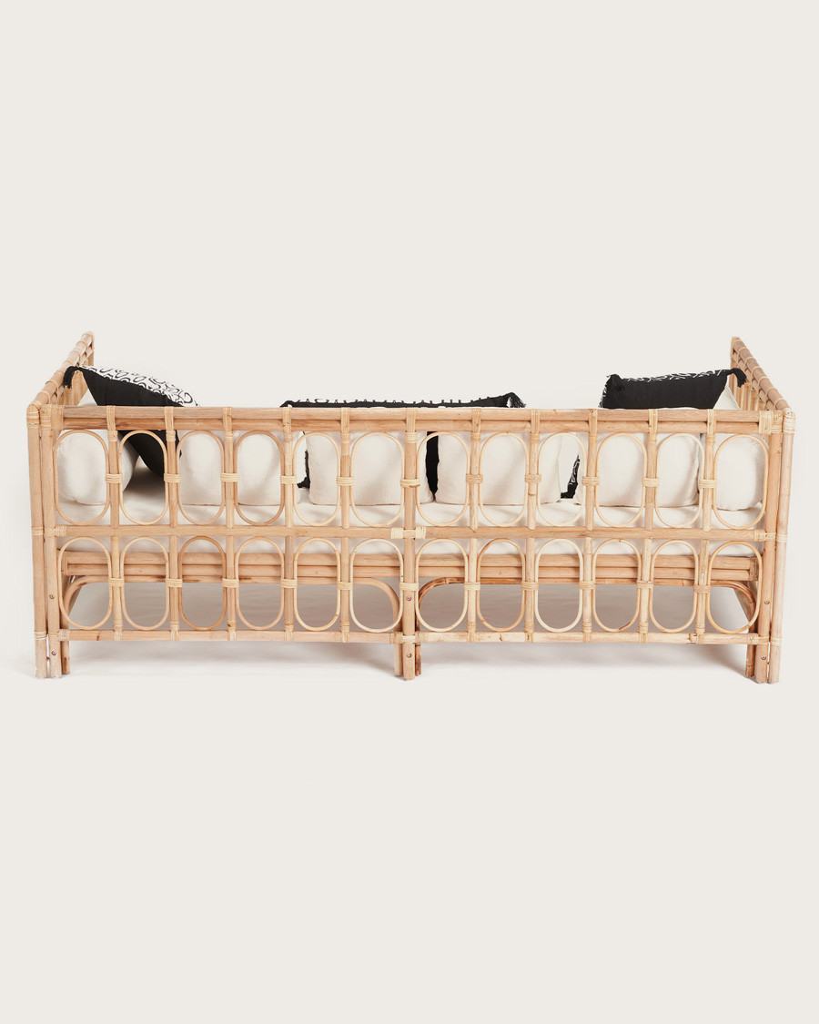 Cassandra - 4-seater rattan sofa with white cushions