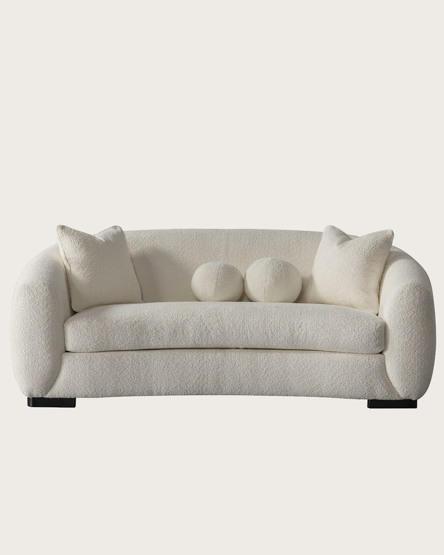 Curve – runde 3-Sitzer-Sofa aus cremefarbenem Bouclé-Stoff