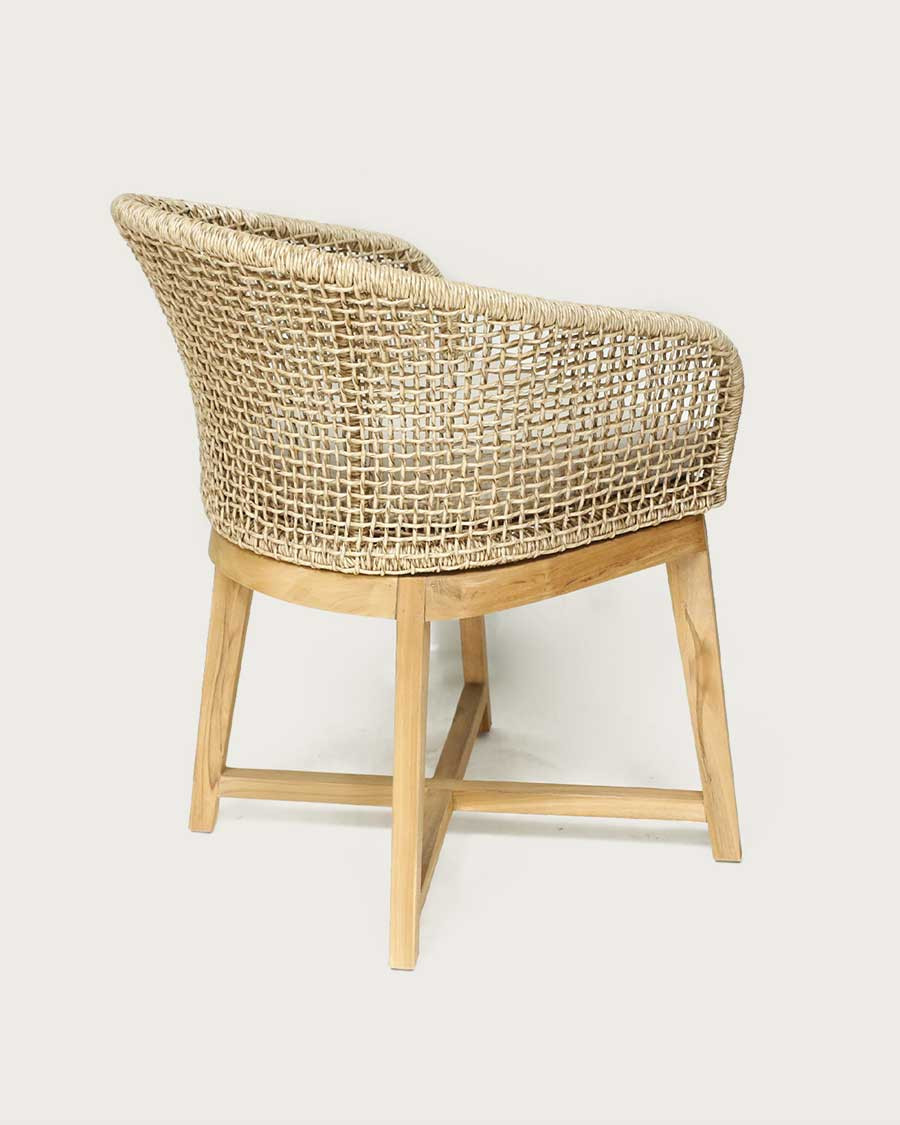 Kea - Rounded back chair in solid teak and natural beige rope