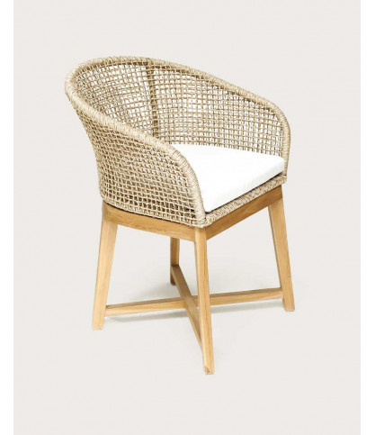 Kea - Rounded back chair in solid teak and natural beige rope