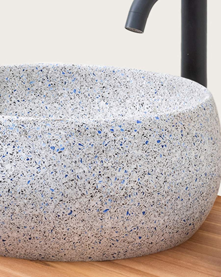 Lava - Hochwertiges weißes Terrazzo Marmorwaschbecken mit grauen und blauen Akzenten