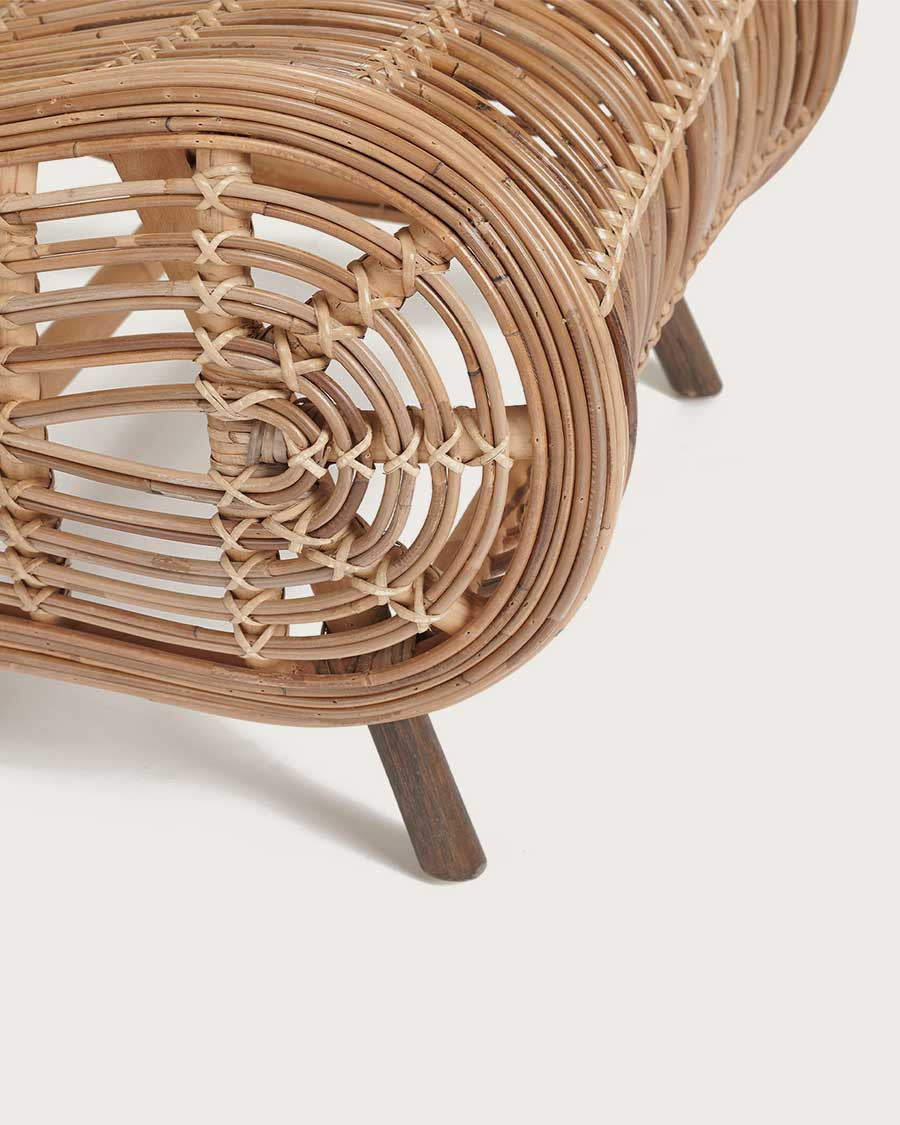 Mandiri - Poltrona bassa e rotonda in rattan intrecciato
