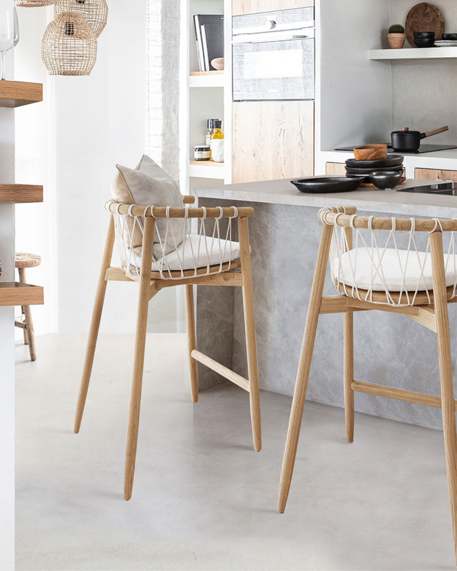Tali - Bar chair in solid...