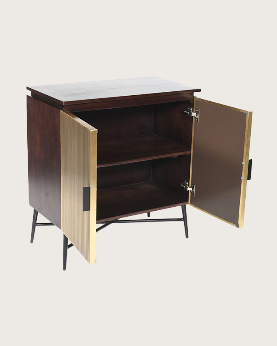 Moon – Kleines Sideboard mit 2 Türen und Oberfläche aus gealtertem Messing, 74 cm