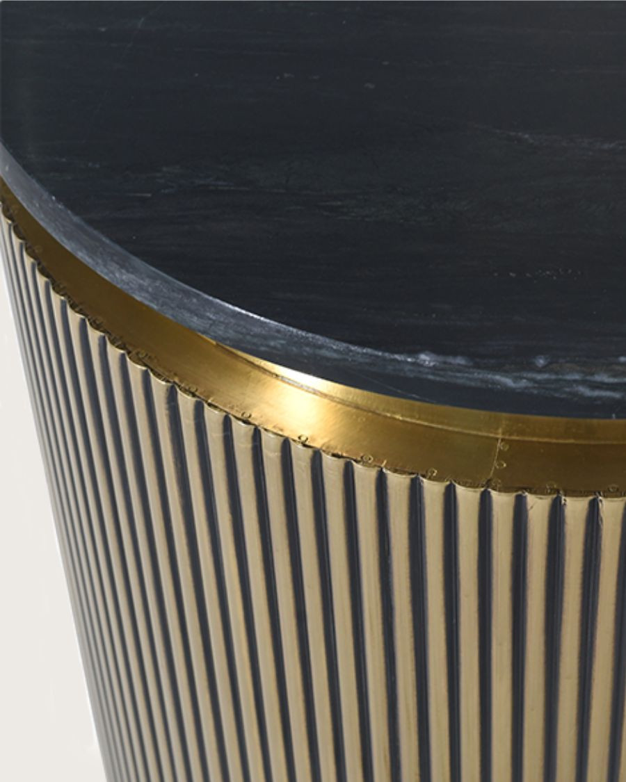 Glory - Table d'appoint finition laiton vieilli avec plateau en marbre noir