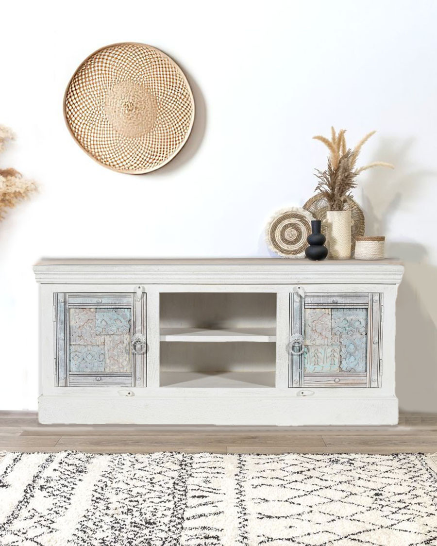 Viva - Carved wood TV stand...
