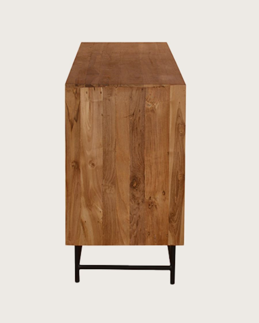 Kappa - Groot, laag dressoir van gerecycled teakhout met chevronpatroon en metalen details, 180 cm