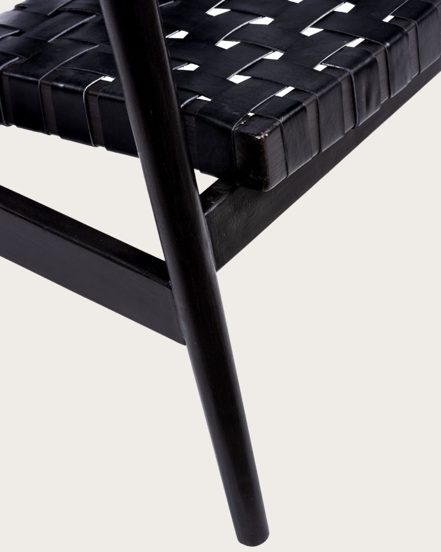 Halo - Fauteuil en bois massif de teck et cuir noir tressé