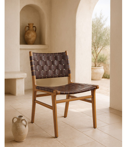 Forma - Silla de teca maciza y cuero trenzado