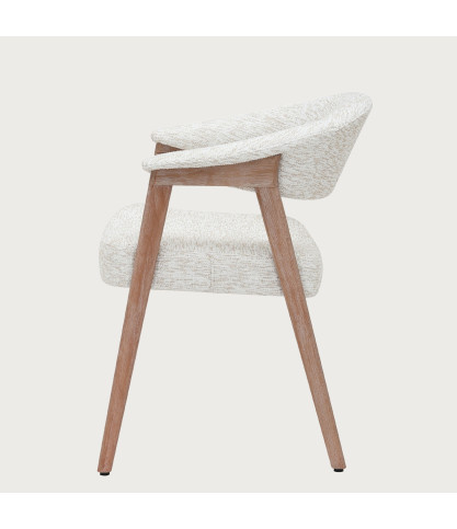 Soria - Set van 2 eetkamerstoelen in beige stof met poten van wit geverfd hout.
