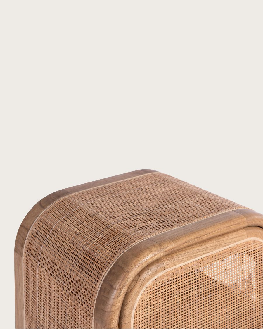 Tiraya - Table de nuit bois avec porte en rotin naturel