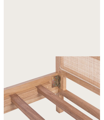 Tiraya - Bed made of solid mindi wood and rattan