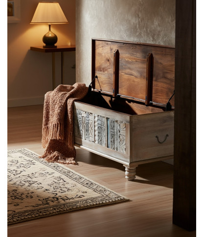 Viva - Carved solid wood chest 120 cm