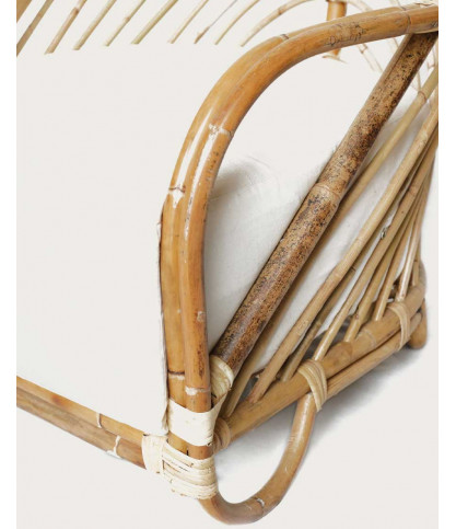 Gaia - Poltrona in rattan intrecciato e cuscino bianco
