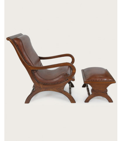 Lazy - Koloniale fauteuil met voetensteun van teakhout en bruin leer.