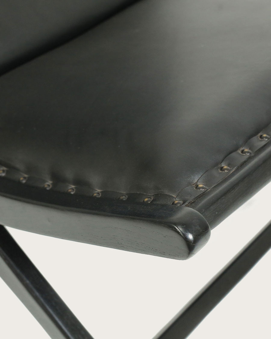 Safran - Sillón de teca y cuero negro