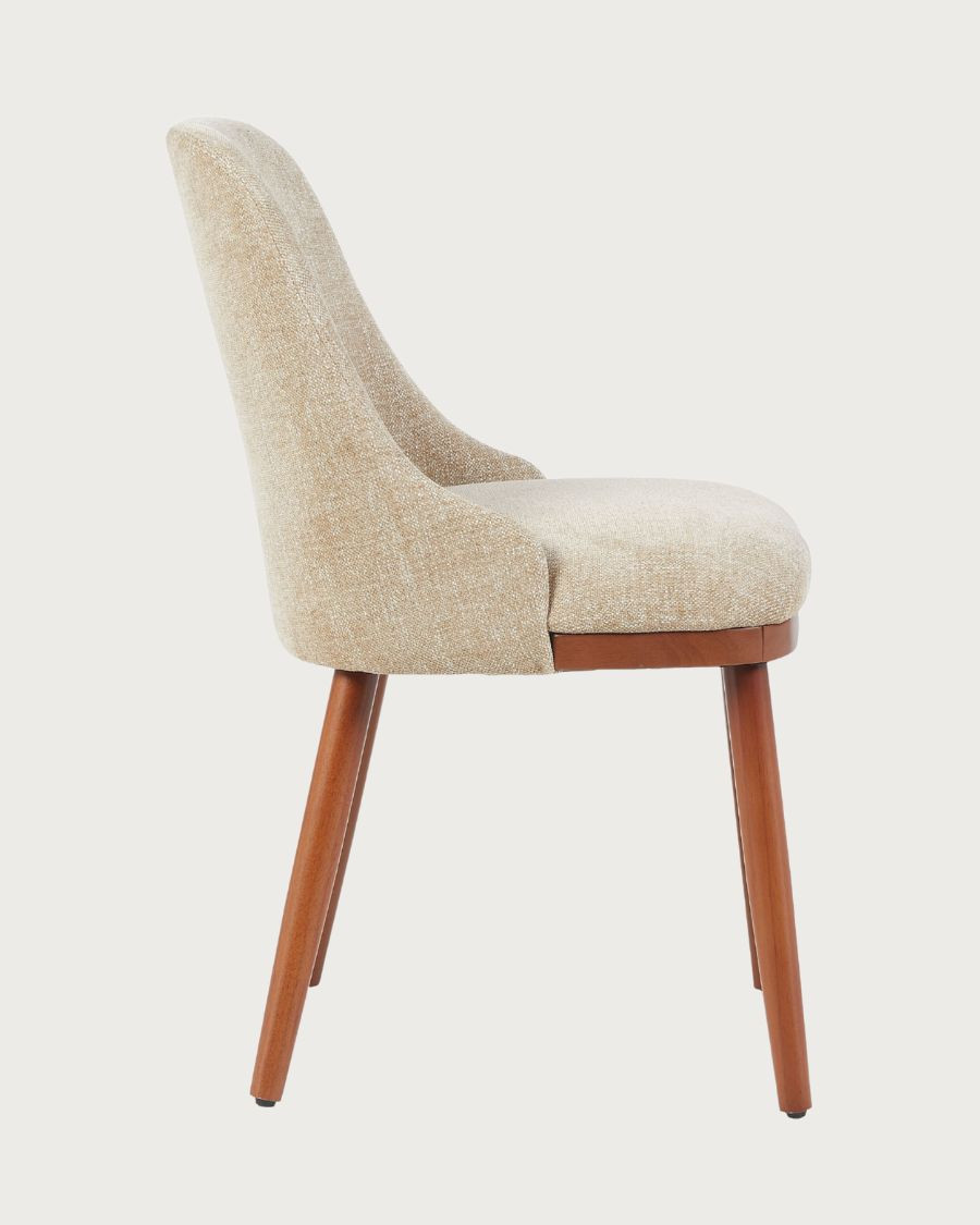 Liro beige – Set mit 2 beigefarbenen Esszimmerstühlen mit Holzbeinen