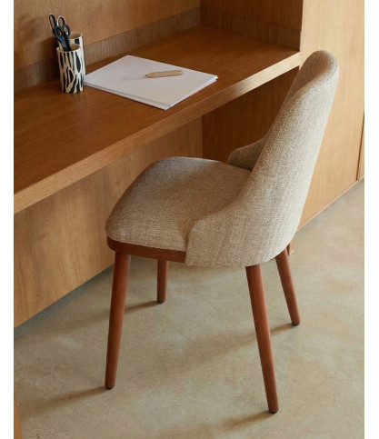 Liro beige – Set mit 2 beigefarbenen Esszimmerstühlen mit Holzbeinen
