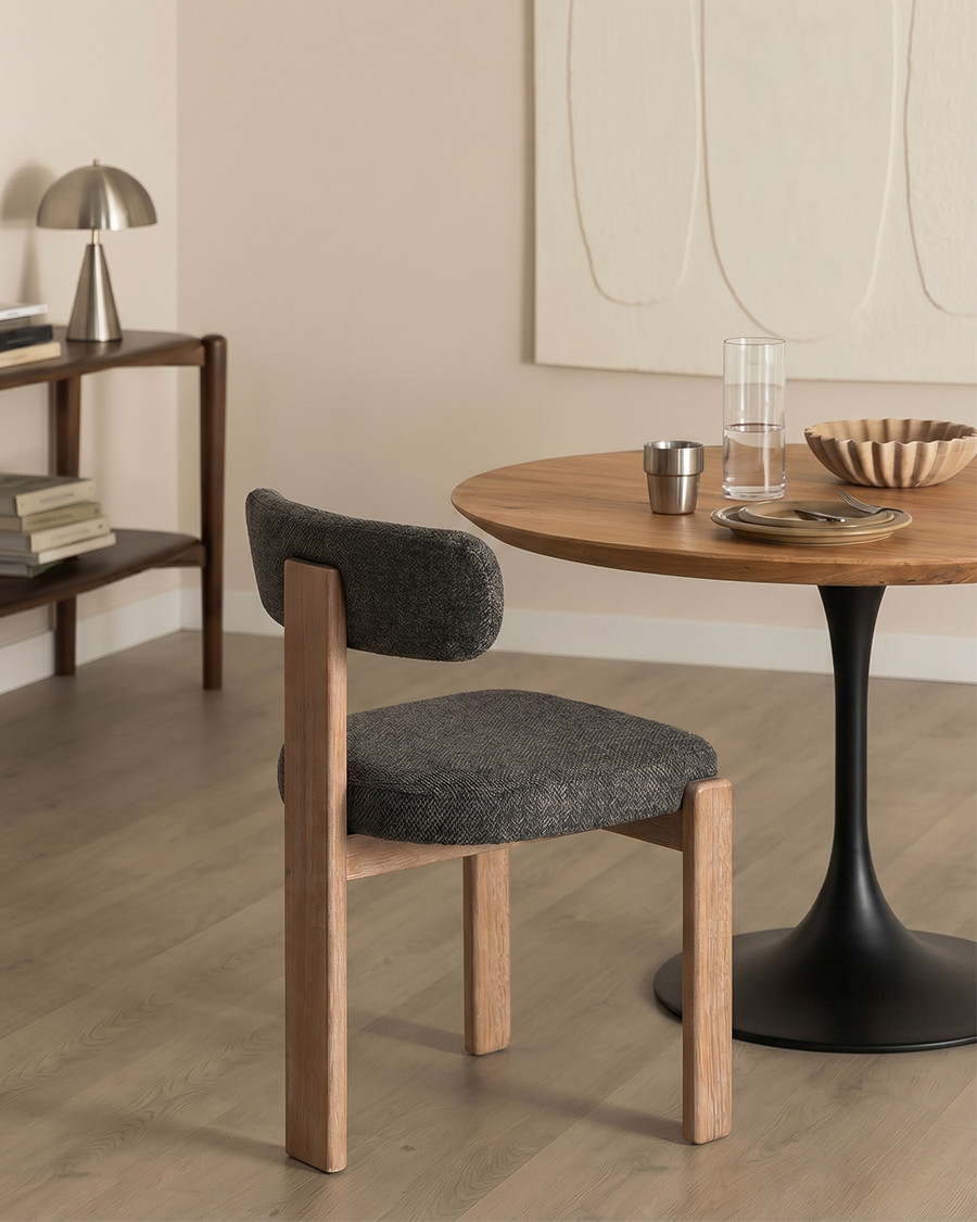 Elani - 2er Set Esszimmerstühle mit grauem Stoffbezug und weiß gekalkten Holzbeinen