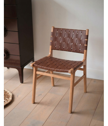 Forma - Chair in solid teak wood and braided leather