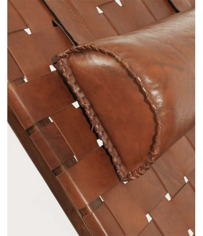 California - Loungefauteuil met hoge rugleuning van teakhout en bruin leer
