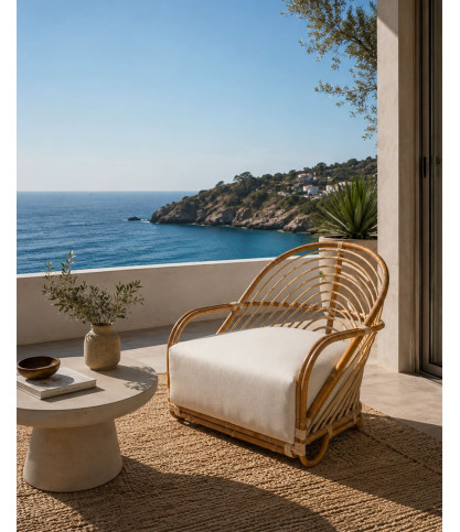 Gaia - Poltrona in rattan intrecciato e cuscino bianco