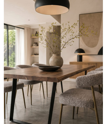 Nova - Industrial dining table in solid wood and black metal